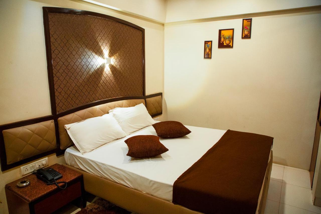 Hotel Ashoka Mire Zewnętrze zdjęcie